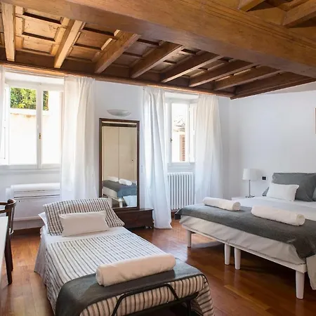 Apartment Visconti Di Modrone Palace Heart Of