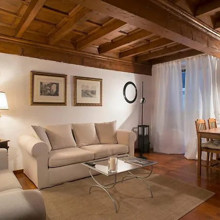 Apartment Visconti Di Modrone Palace Heart Of